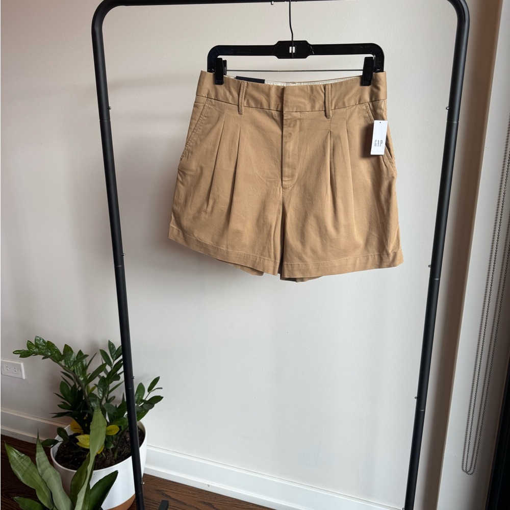 GAP Women's Classic Tan Shorts